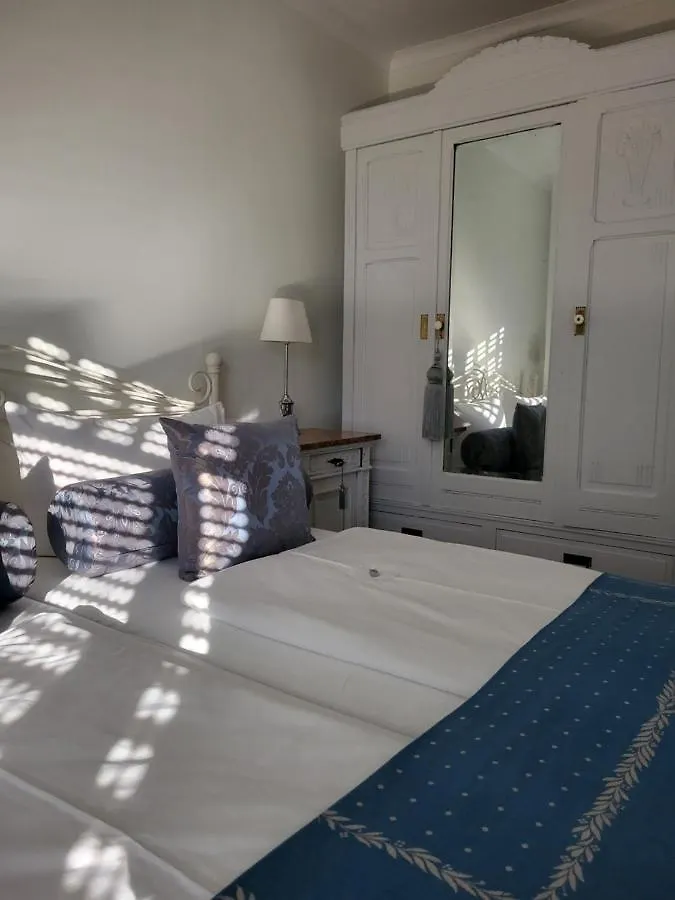 Balthazar Iphofen, Ohne Fruehstueck, Naehe Marktplatz, Knauf Gips Kg Und Connekt, Weingut Wirsching, Tv Mirroring 55